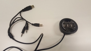 Liz USB Port Hub with Cable
